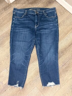 American Eagle Outfitters Women's Distressed Hi-Rise Jegging Crop Jeans